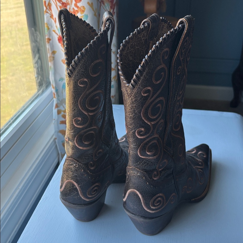 Ariat Leather Western Boots – Brown with Scroll Stitching - Picture 6 of 8